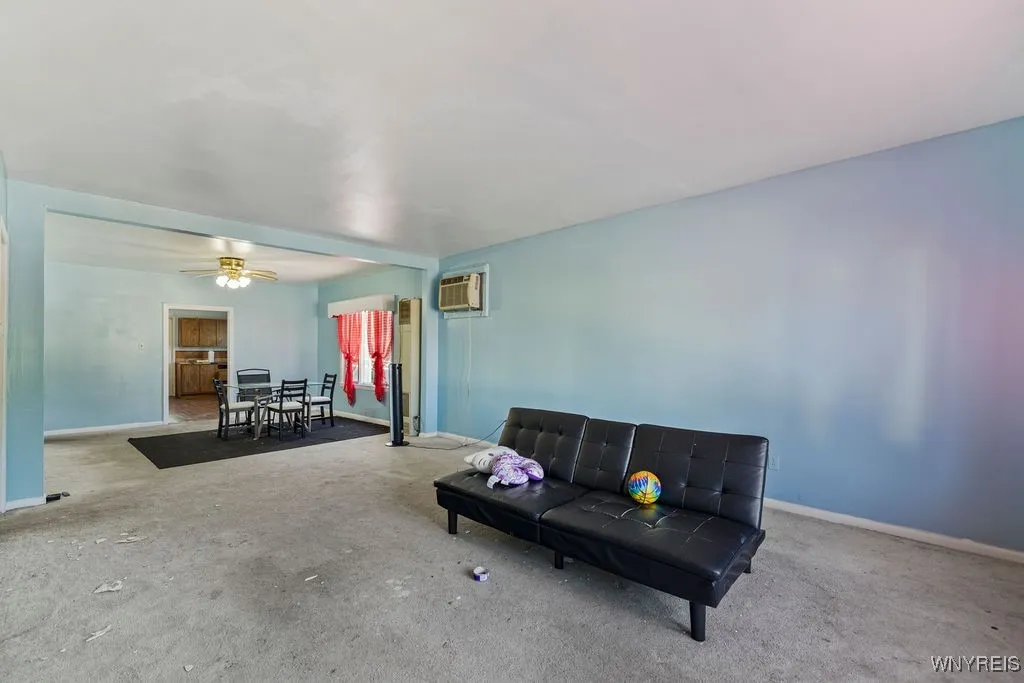 615 Hopkins Street, Buffalo, New York 14220, Buffalo, New York 14220, ,Commercial Sale,For Sale,615 Hopkins Street, Buffalo, New York 14220,B1625588