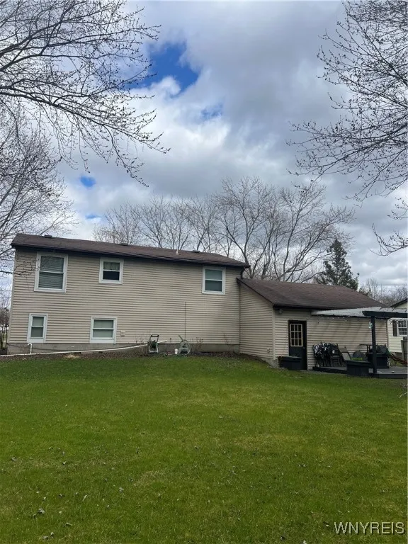 6520 Sheetram Road, Pendleton, New York 14094, Pendleton, New York 14094, 3 Bedrooms Bedrooms, 8 Rooms Rooms,1 BathroomBathrooms,Residential Lease,For Rent,6520 Sheetram Road, Pendleton, New York 14094,B1624838