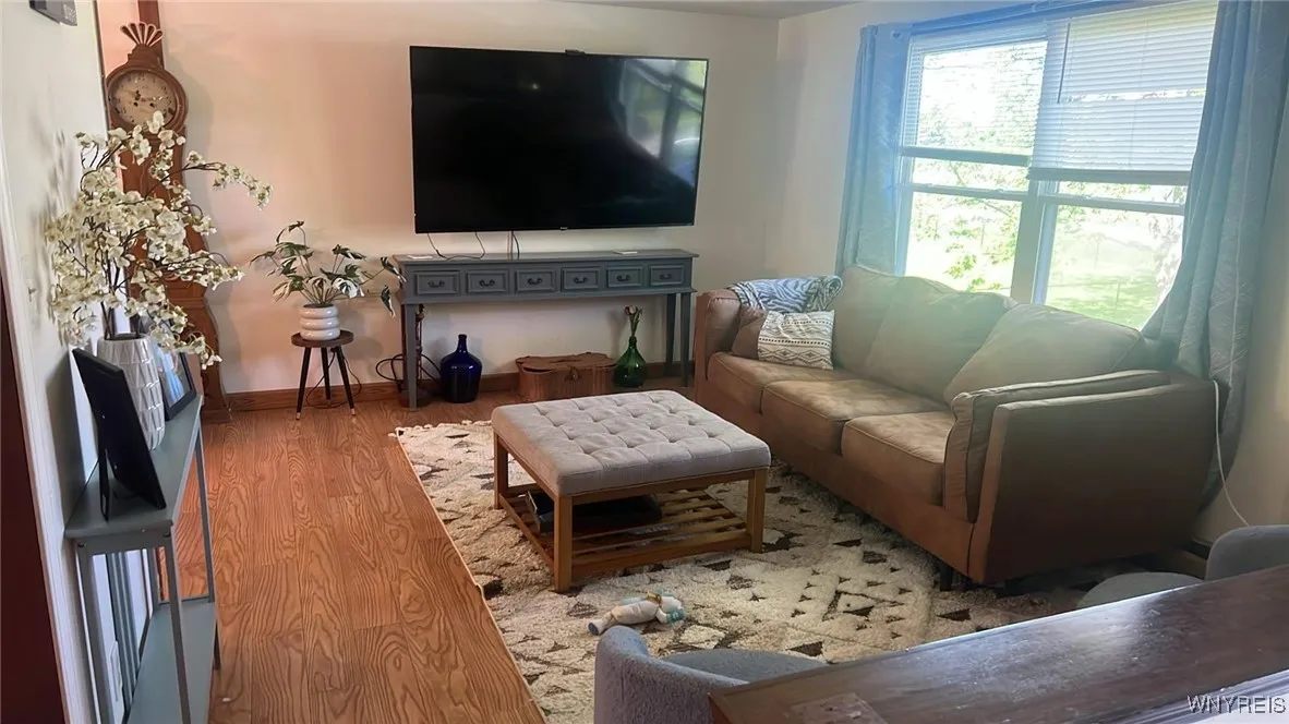 6520 Sheetram Road, Pendleton, New York 14094, Pendleton, New York 14094, 3 Bedrooms Bedrooms, 8 Rooms Rooms,1 BathroomBathrooms,Residential Lease,For Rent,6520 Sheetram Road, Pendleton, New York 14094,B1624838