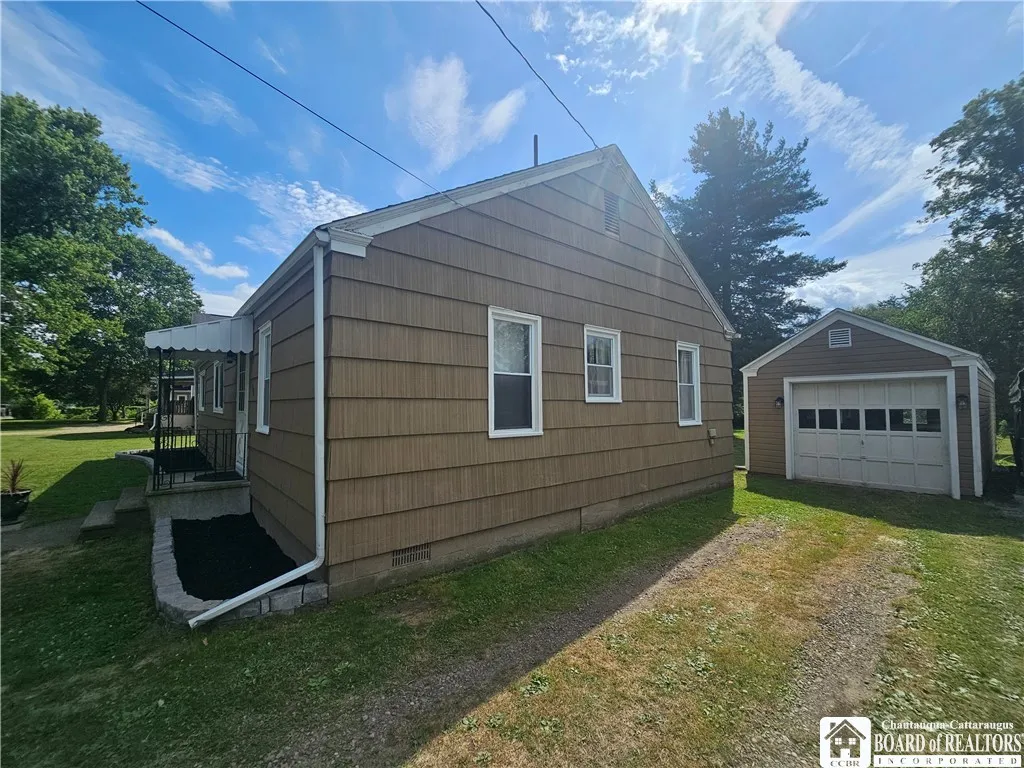 104 South Main Street, Portville, New York 14770, Portville, New York 14770, 2 Bedrooms Bedrooms, 6 Rooms Rooms,1 BathroomBathrooms,Residential,For Sale,104 South Main Street, Portville, New York 14770,R1625786