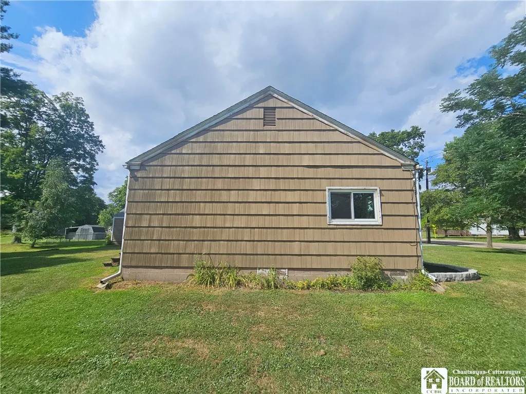104 South Main Street, Portville, New York 14770, Portville, New York 14770, 2 Bedrooms Bedrooms, 6 Rooms Rooms,1 BathroomBathrooms,Residential,For Sale,104 South Main Street, Portville, New York 14770,R1625786