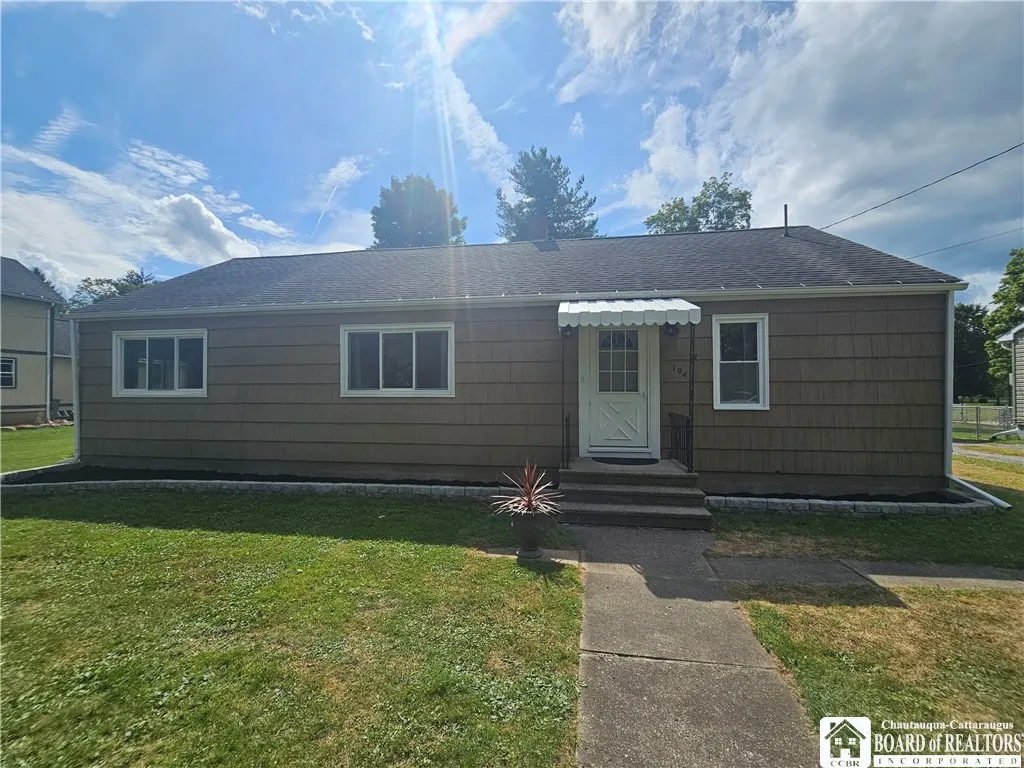 104 South Main Street, Portville, New York 14770, Portville, New York 14770, 2 Bedrooms Bedrooms, 6 Rooms Rooms,1 BathroomBathrooms,Residential,For Sale,104 South Main Street, Portville, New York 14770,R1625786