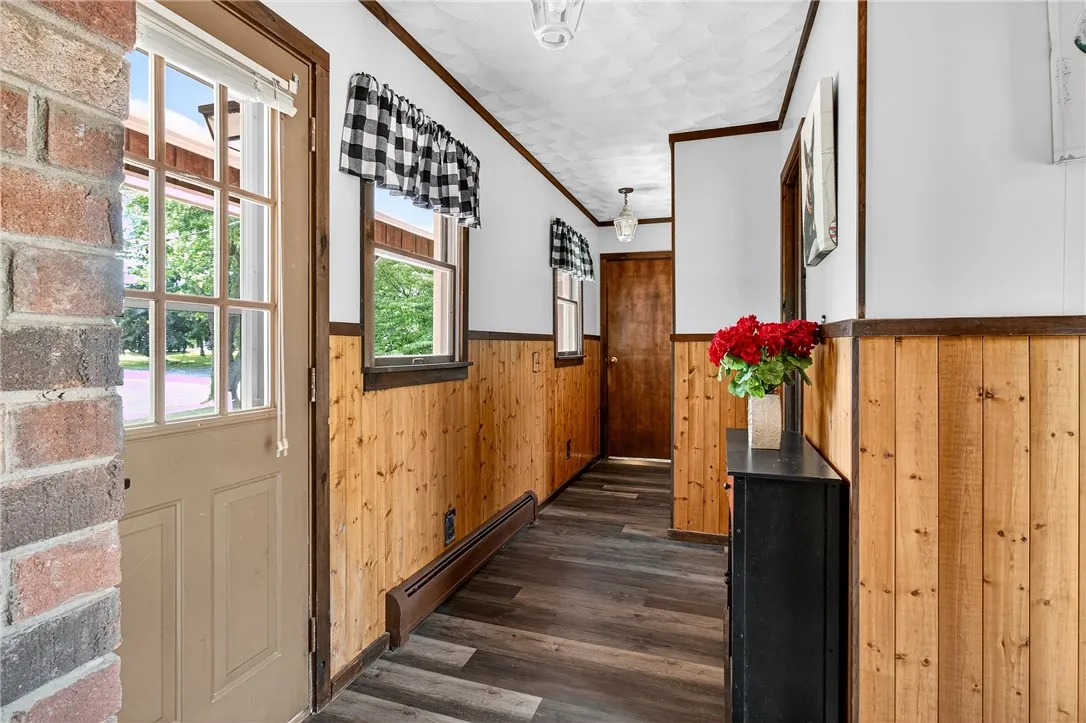 Second entry door and hallway that leads to the workshop/studio