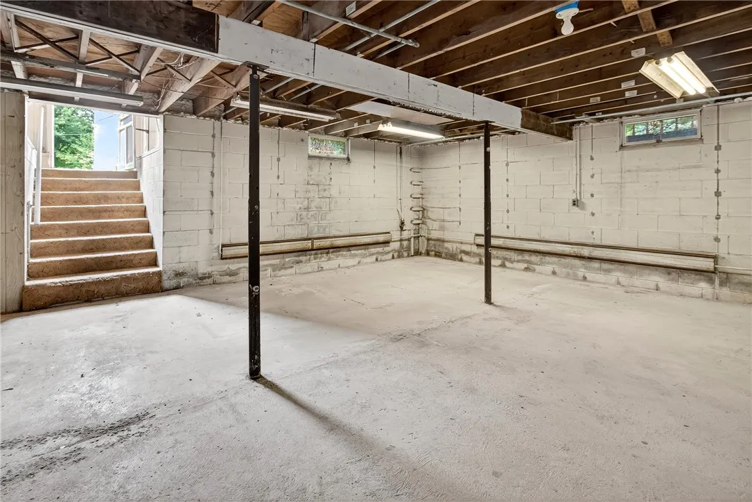 A private entrance leads to the basement under the workshop/studio space