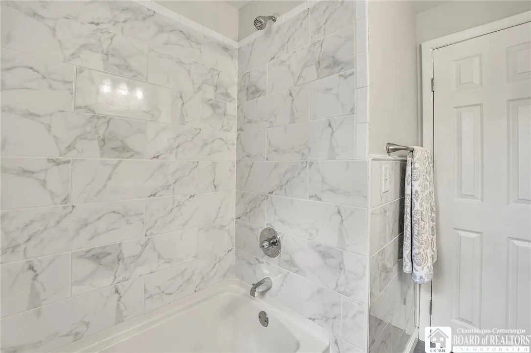 3819 Cornell Street, Hamburg, New York 14075, Hamburg, New York 14075, 4 Bedrooms Bedrooms, 8 Rooms Rooms,2 BathroomsBathrooms,Residential,For Sale,3819 Cornell Street, Hamburg, New York 14075,R1625754