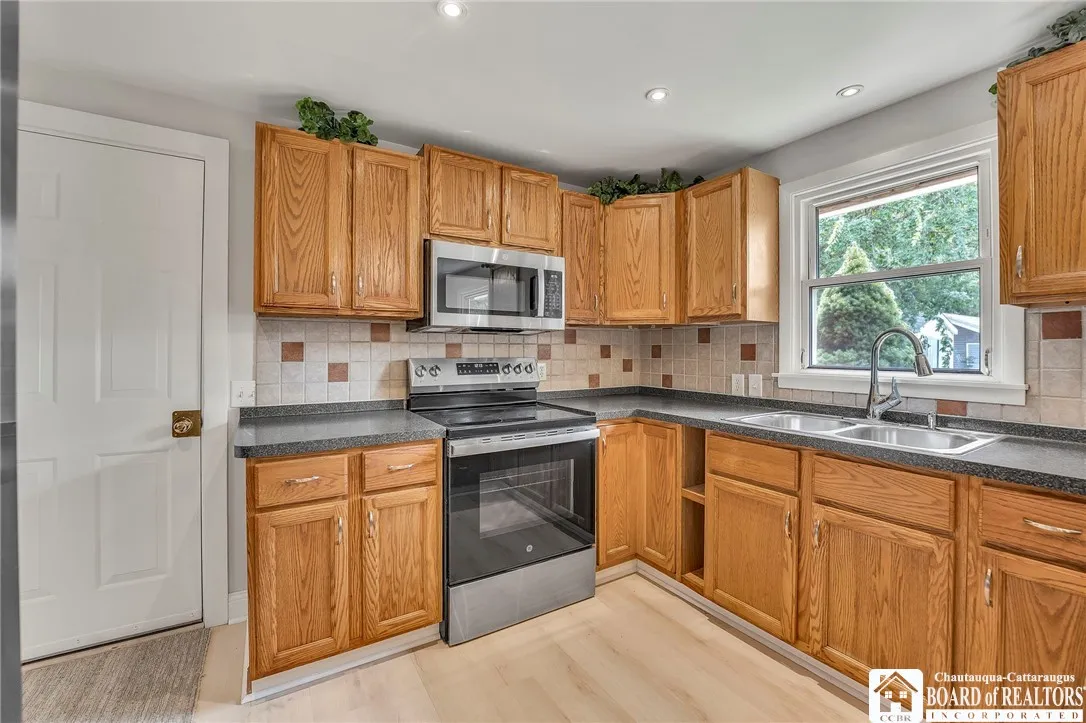 3819 Cornell Street, Hamburg, New York 14075, Hamburg, New York 14075, 4 Bedrooms Bedrooms, 8 Rooms Rooms,2 BathroomsBathrooms,Residential,For Sale,3819 Cornell Street, Hamburg, New York 14075,R1625754