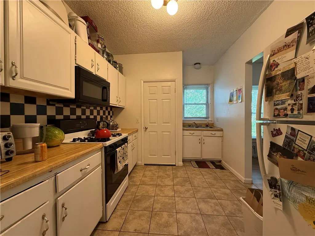 453 Averill Avenue, Rochester, New York 14607, Rochester, New York 14607, 3 Bedrooms Bedrooms, 7 Rooms Rooms,1 BathroomBathrooms,Residential,For Sale,453 Averill Avenue, Rochester, New York 14607,R1625797