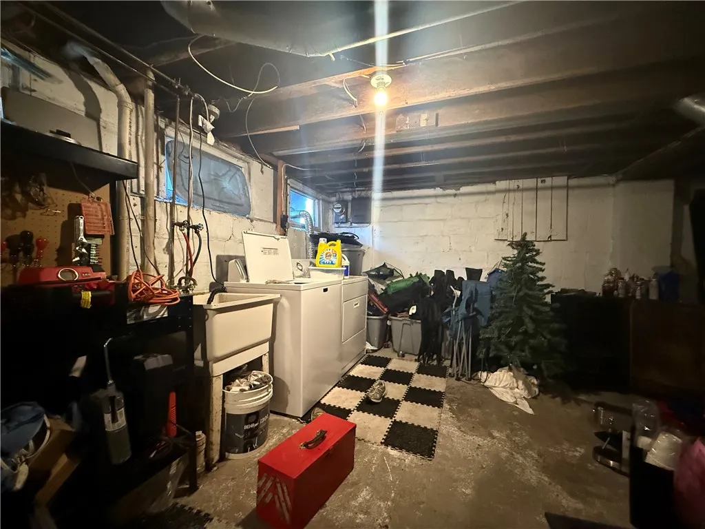 453 Averill Avenue, Rochester, New York 14607, Rochester, New York 14607, 3 Bedrooms Bedrooms, 7 Rooms Rooms,1 BathroomBathrooms,Residential,For Sale,453 Averill Avenue, Rochester, New York 14607,R1625797