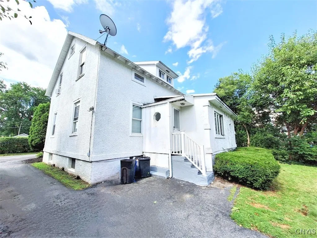 1237 Laura Street, Utica, New York 13501, Utica, New York 13501, 4 Bedrooms Bedrooms, ,2 BathroomsBathrooms,Residential,For Sale,1237 Laura Street, Utica, New York 13501,S1625660