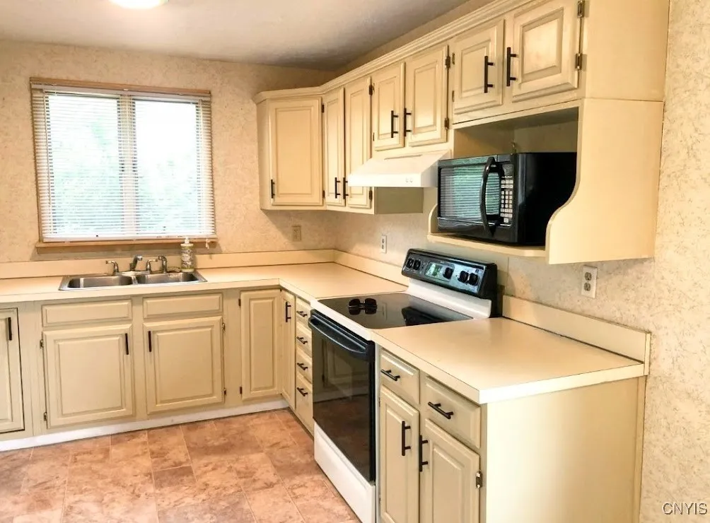 1237 Laura Street, Utica, New York 13501, Utica, New York 13501, 4 Bedrooms Bedrooms, ,2 BathroomsBathrooms,Residential,For Sale,1237 Laura Street, Utica, New York 13501,S1625660