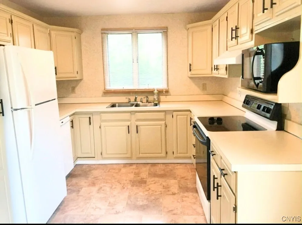 1237 Laura Street, Utica, New York 13501, Utica, New York 13501, 4 Bedrooms Bedrooms, ,2 BathroomsBathrooms,Residential,For Sale,1237 Laura Street, Utica, New York 13501,S1625660