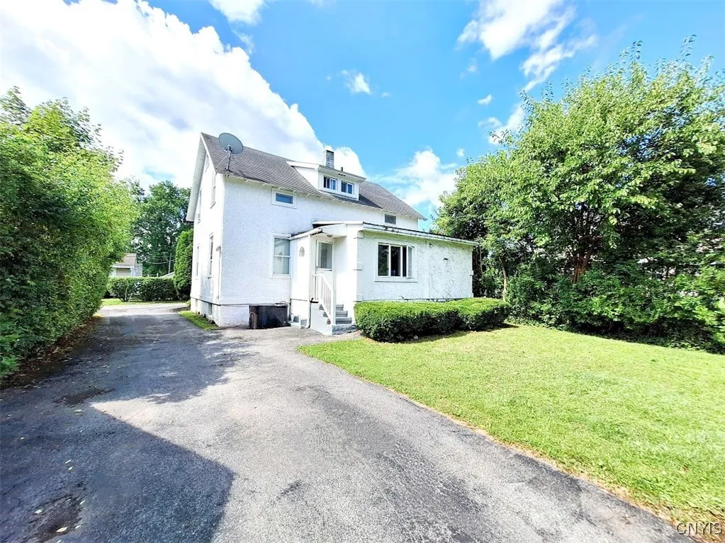 1237 Laura Street, Utica, New York 13501, Utica, New York 13501, 4 Bedrooms Bedrooms, ,2 BathroomsBathrooms,Residential,For Sale,1237 Laura Street, Utica, New York 13501,S1625660
