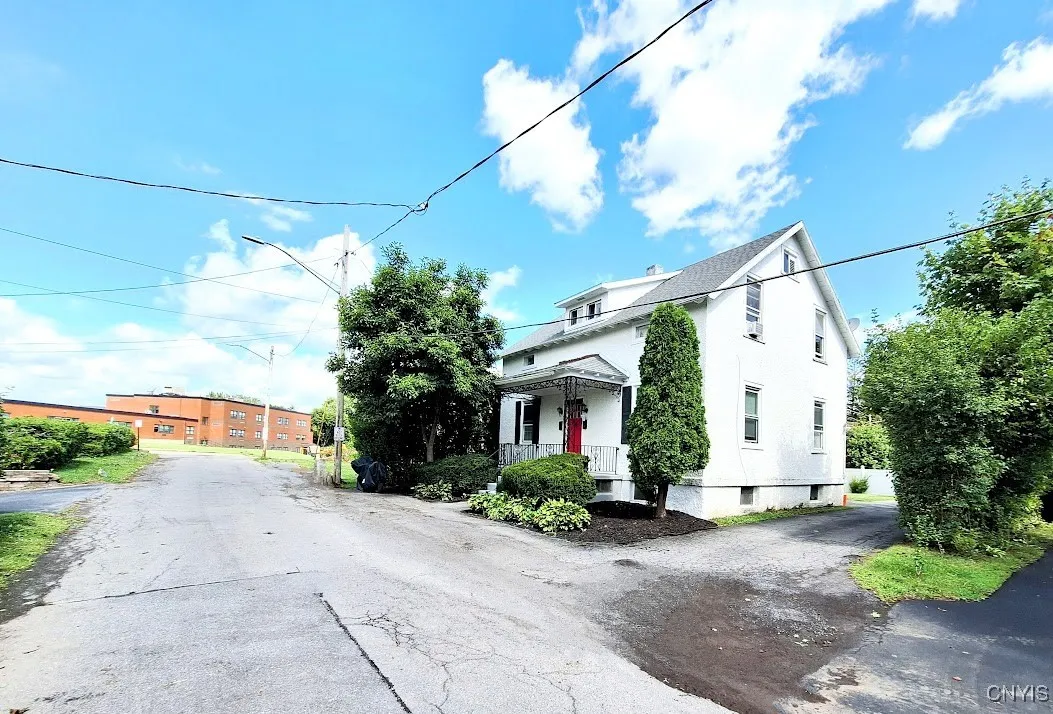 1237 Laura Street, Utica, New York 13501, Utica, New York 13501, 4 Bedrooms Bedrooms, ,2 BathroomsBathrooms,Residential,For Sale,1237 Laura Street, Utica, New York 13501,S1625660
