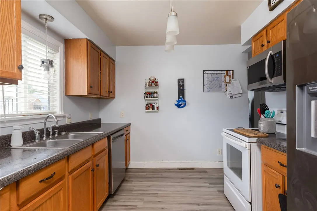 708 Baylor Circle, Elmira City, New York 14904, Elmira City, New York 14904, 5 Bedrooms Bedrooms, 10 Rooms Rooms,1 BathroomBathrooms,Residential,For Sale,708 Baylor Circle, Elmira City, New York 14904,R1625793