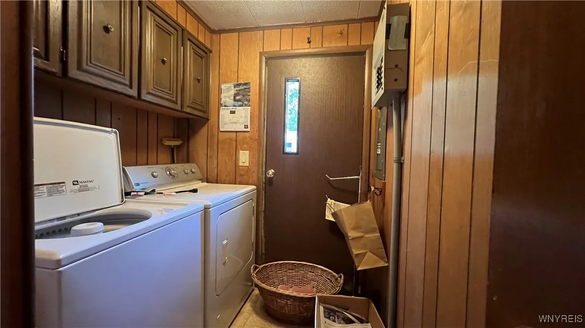 24 Maple Avenue, Alden, New York 14004, Alden, New York 14004, 3 Bedrooms Bedrooms, 10 Rooms Rooms,2 BathroomsBathrooms,Residential,For Sale,24 Maple Avenue, Alden, New York 14004,B1625795