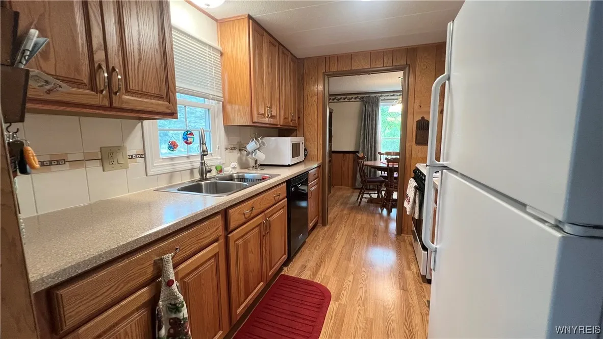 24 Maple Avenue, Alden, New York 14004, Alden, New York 14004, 3 Bedrooms Bedrooms, 10 Rooms Rooms,2 BathroomsBathrooms,Residential,For Sale,24 Maple Avenue, Alden, New York 14004,B1625795