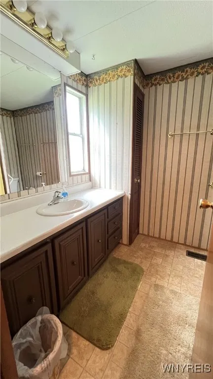 24 Maple Avenue, Alden, New York 14004, Alden, New York 14004, 3 Bedrooms Bedrooms, 10 Rooms Rooms,2 BathroomsBathrooms,Residential,For Sale,24 Maple Avenue, Alden, New York 14004,B1625795