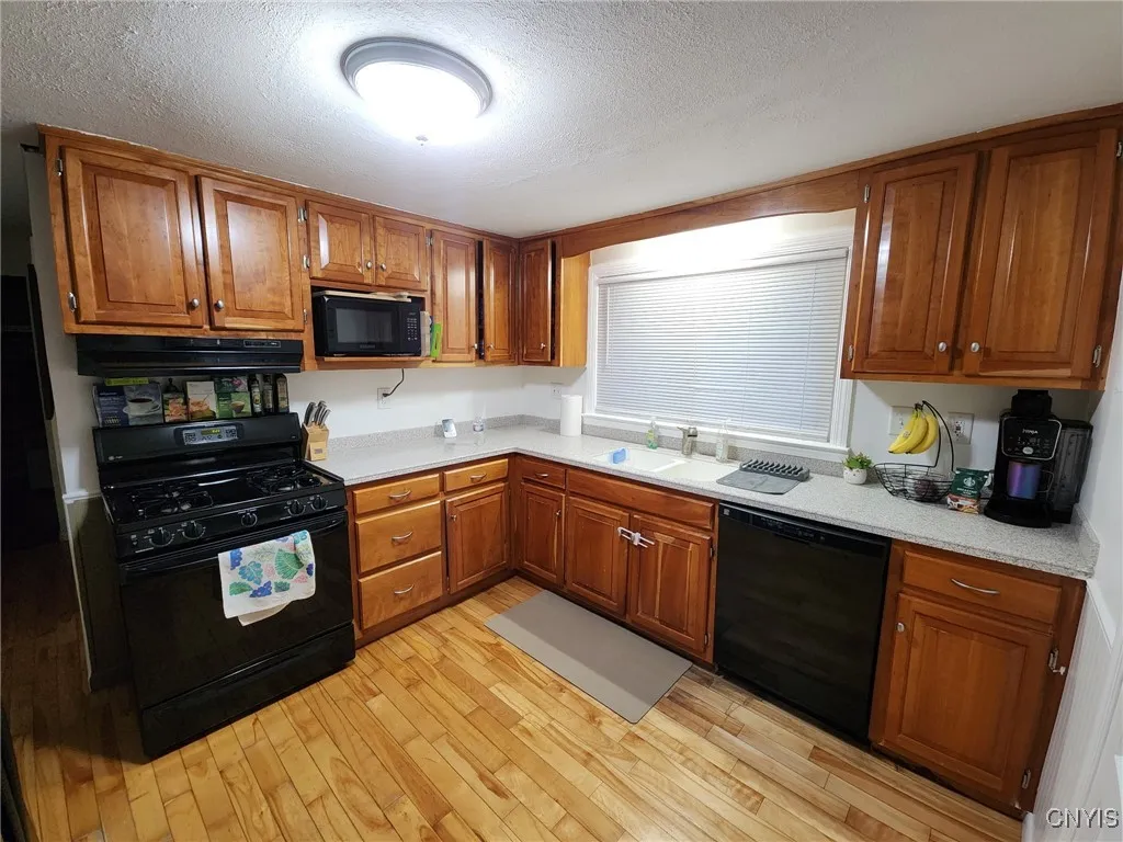 106 Westwood Avenue, Salina, New York 13211, Salina, New York 13211, 3 Bedrooms Bedrooms, 7 Rooms Rooms,1 BathroomBathrooms,Residential,For Sale,106 Westwood Avenue, Salina, New York 13211,S1625798