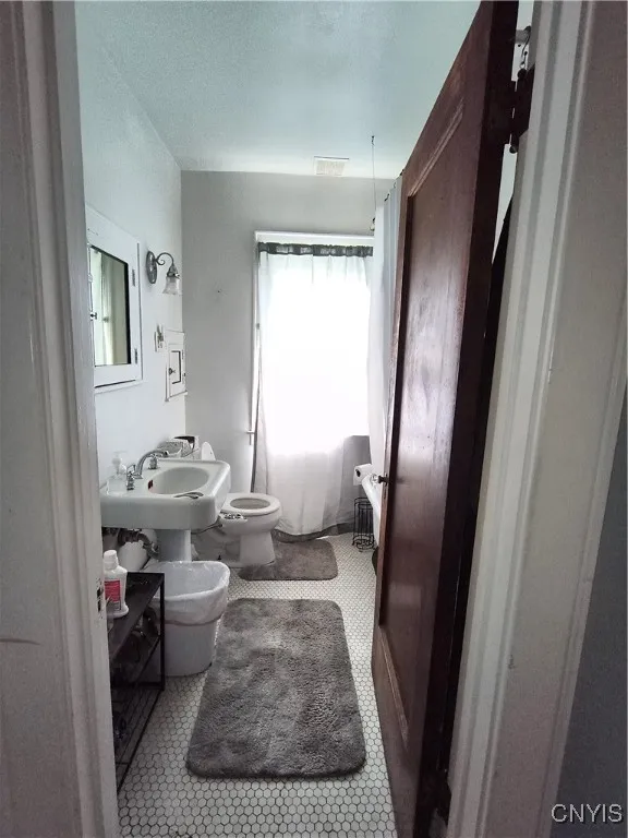 2nd floor full bath
