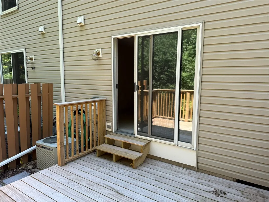 116 Jordache Lane, Ogden, New York 14559, Ogden, New York 14559, 2 Bedrooms Bedrooms, 4 Rooms Rooms,1 BathroomBathrooms,Residential Lease,For Rent,116 Jordache Lane, Ogden, New York 14559,R1625539