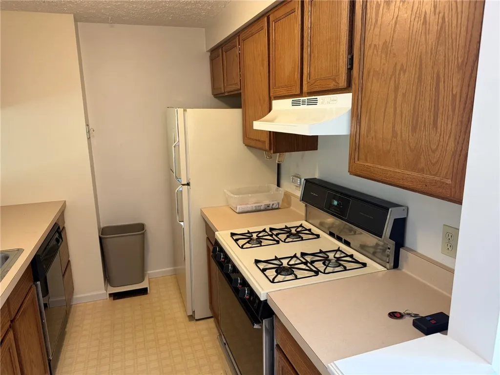 116 Jordache Lane, Ogden, New York 14559, Ogden, New York 14559, 2 Bedrooms Bedrooms, 4 Rooms Rooms,1 BathroomBathrooms,Residential Lease,For Rent,116 Jordache Lane, Ogden, New York 14559,R1625539
