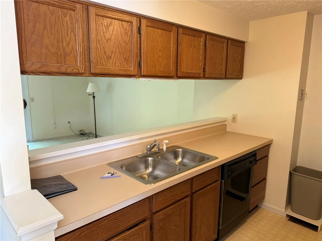 116 Jordache Lane, Ogden, New York 14559, Ogden, New York 14559, 2 Bedrooms Bedrooms, 4 Rooms Rooms,1 BathroomBathrooms,Residential Lease,For Rent,116 Jordache Lane, Ogden, New York 14559,R1625539