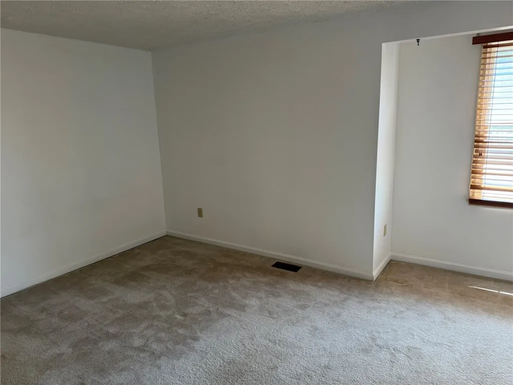 116 Jordache Lane, Ogden, New York 14559, Ogden, New York 14559, 2 Bedrooms Bedrooms, 4 Rooms Rooms,1 BathroomBathrooms,Residential Lease,For Rent,116 Jordache Lane, Ogden, New York 14559,R1625539