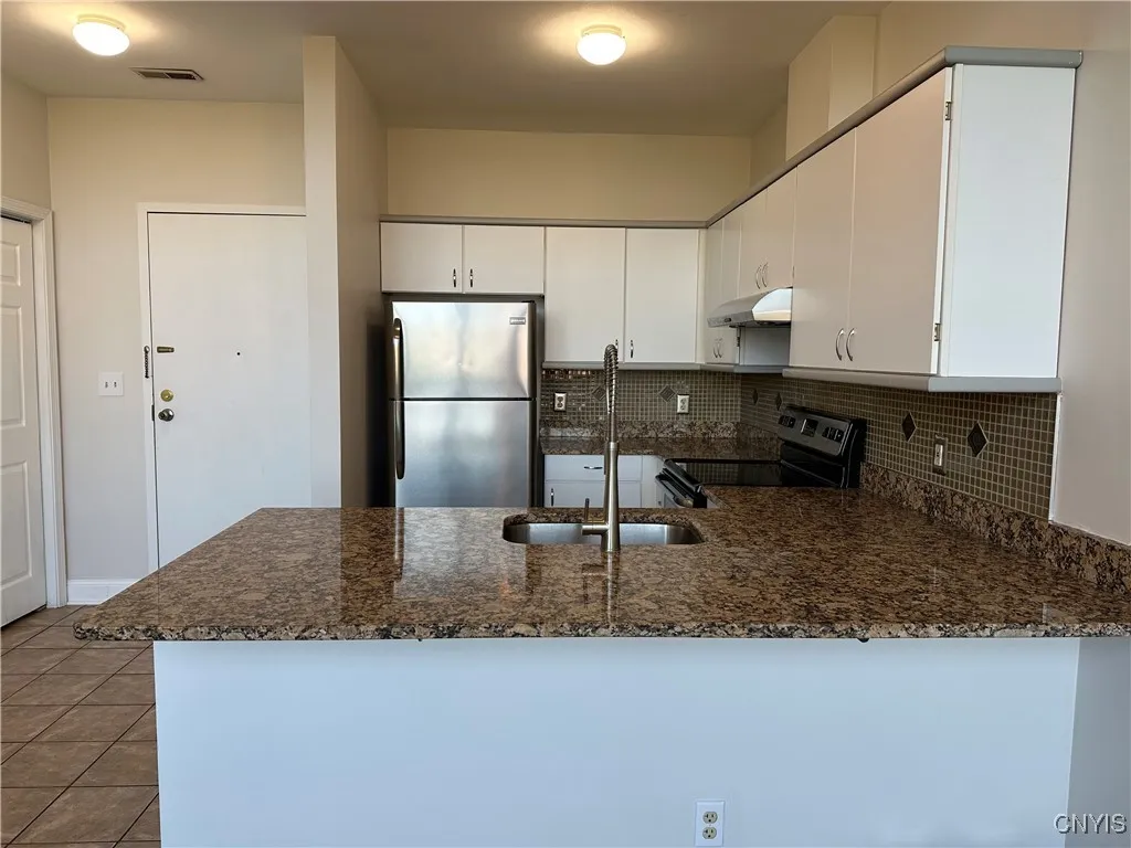 526 Plum Street 407, Syracuse, New York 13204, Syracuse, New York 13204, 2 Bedrooms Bedrooms, 6 Rooms Rooms,2 BathroomsBathrooms,Residential Lease,For Rent,526 Plum Street 407, Syracuse, New York 13204,S1625809