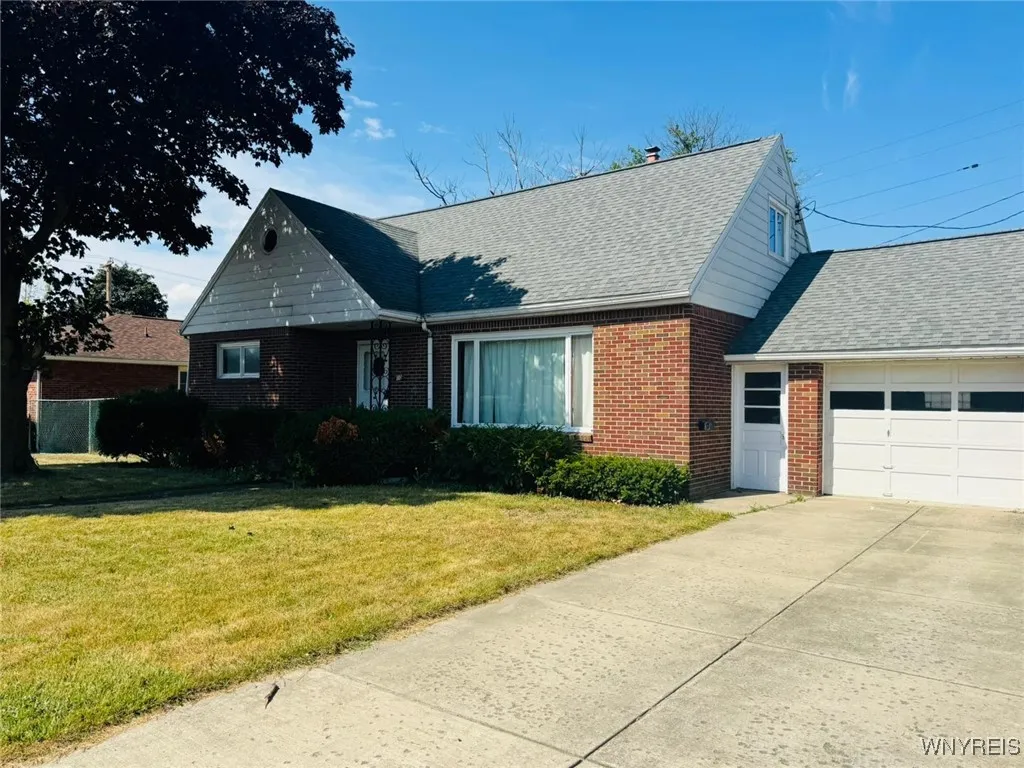 10 Ontario Drive, Cheektowaga, New York 14225, Cheektowaga, New York 14225, 4 Bedrooms Bedrooms, 6 Rooms Rooms,2 BathroomsBathrooms,Residential Lease,For Rent,10 Ontario Drive, Cheektowaga, New York 14225,B1625773