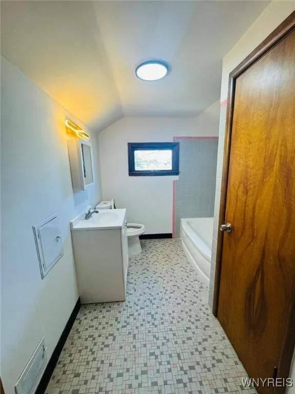 10 Ontario Drive, Cheektowaga, New York 14225, Cheektowaga, New York 14225, 4 Bedrooms Bedrooms, 6 Rooms Rooms,2 BathroomsBathrooms,Residential Lease,For Rent,10 Ontario Drive, Cheektowaga, New York 14225,B1625773