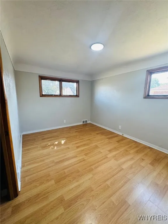 10 Ontario Drive, Cheektowaga, New York 14225, Cheektowaga, New York 14225, 4 Bedrooms Bedrooms, 6 Rooms Rooms,2 BathroomsBathrooms,Residential Lease,For Rent,10 Ontario Drive, Cheektowaga, New York 14225,B1625773