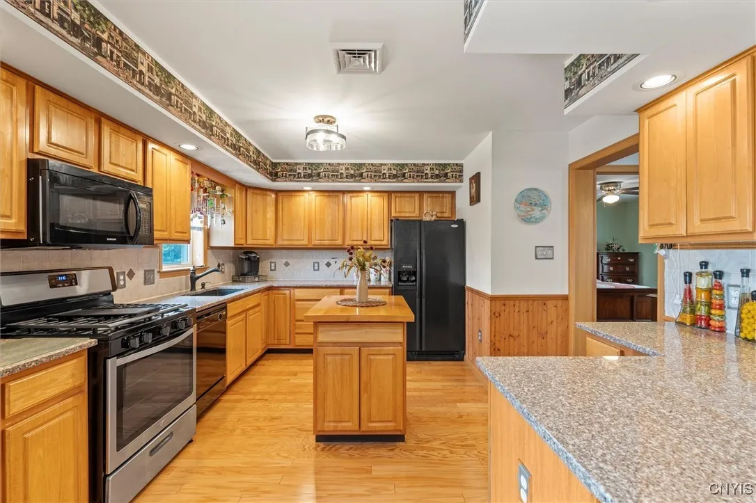 8456 Jericho Road, Brutus, New York 13166, Brutus, New York 13166, 3 Bedrooms Bedrooms, 7 Rooms Rooms,3 BathroomsBathrooms,Residential,For Sale,8456 Jericho Road, Brutus, New York 13166,0,S1625445
