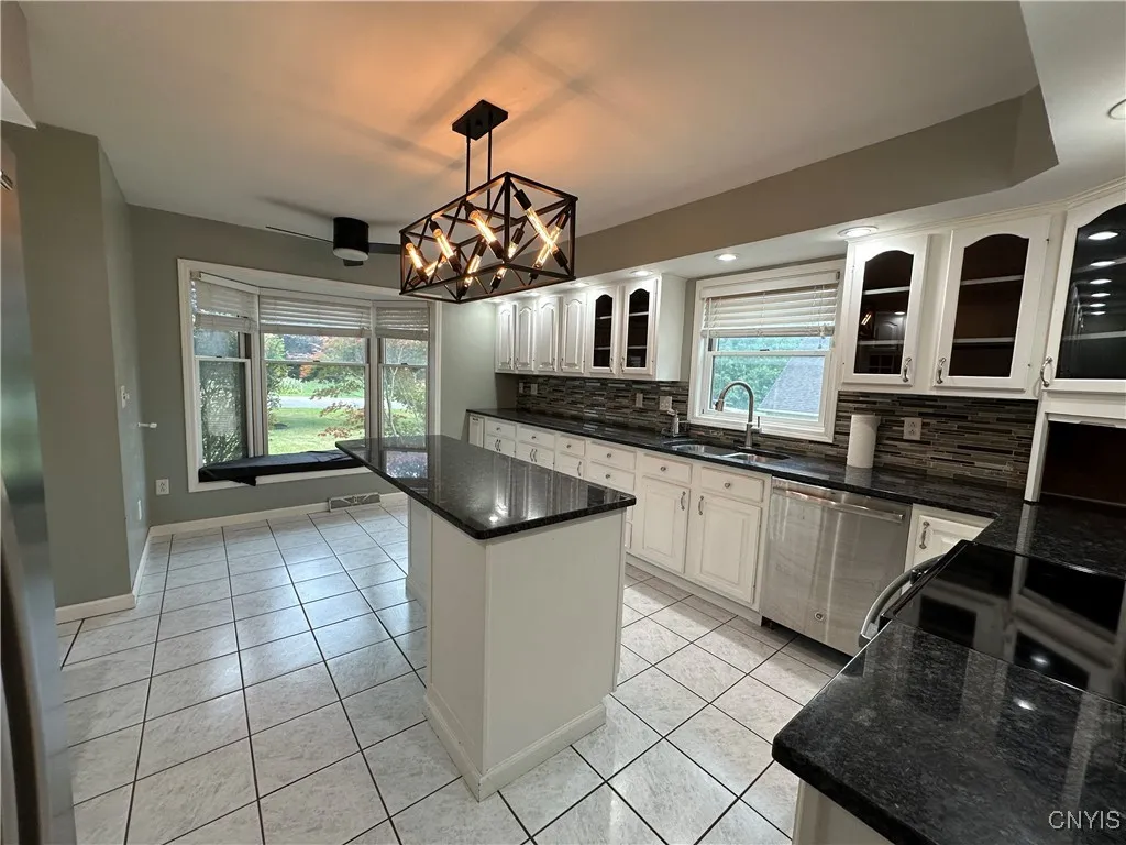 46 Harbor Brook Drive, Scriba, New York 13126, Scriba, New York 13126, 3 Bedrooms Bedrooms, 7 Rooms Rooms,2 BathroomsBathrooms,Residential,Closed,46 Harbor Brook Drive, Scriba, New York 13126,0,S1625901