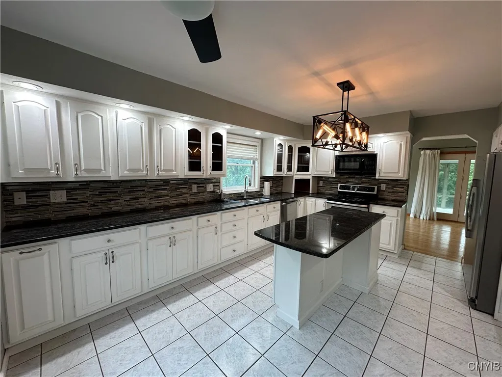 46 Harbor Brook Drive, Scriba, New York 13126, Scriba, New York 13126, 3 Bedrooms Bedrooms, 7 Rooms Rooms,2 BathroomsBathrooms,Residential,Closed,46 Harbor Brook Drive, Scriba, New York 13126,0,S1625901