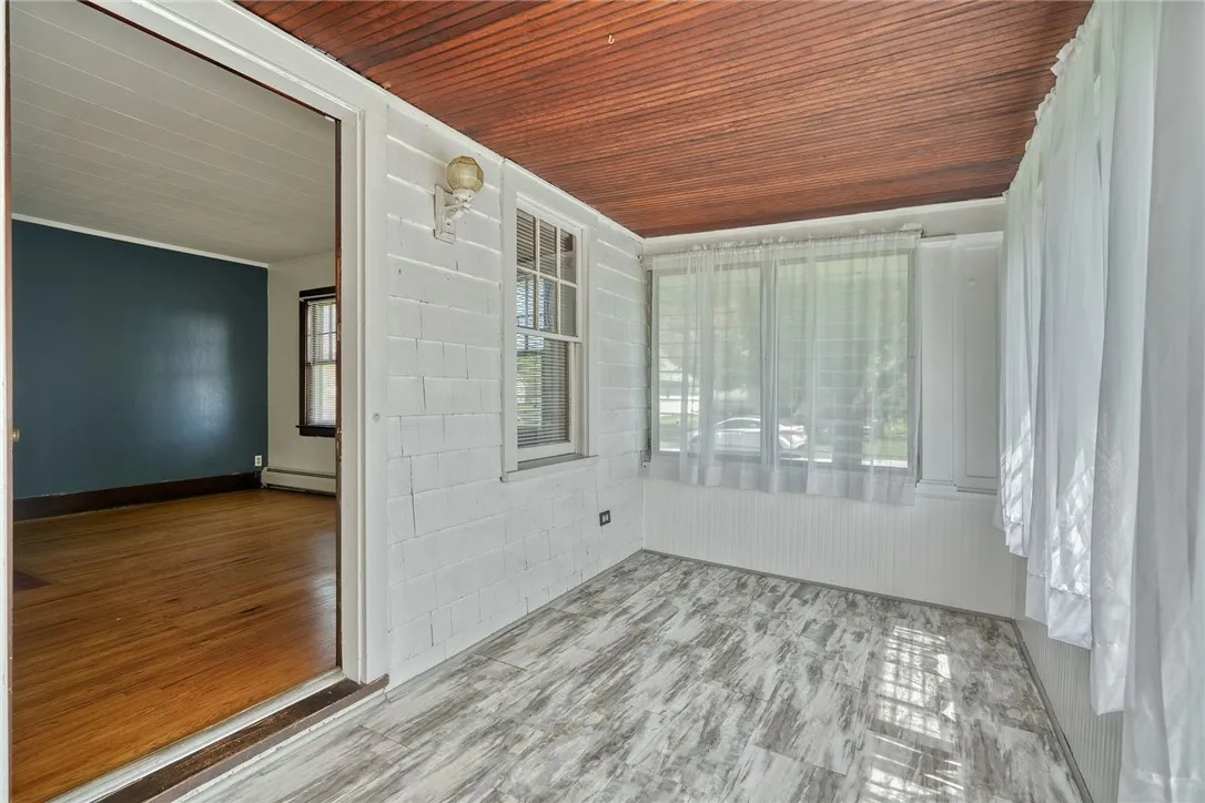 4 Belford Drive, Greece, New York 14616, Greece, New York 14616, 2 Bedrooms Bedrooms, 6 Rooms Rooms,1 BathroomBathrooms,Residential Lease,For Rent,4 Belford Drive, Greece, New York 14616,R1625558