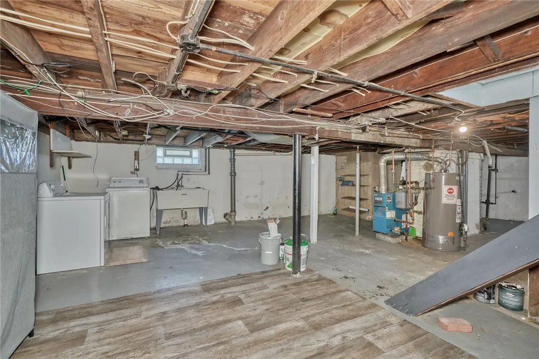 4 Belford Drive, Greece, New York 14616, Greece, New York 14616, 2 Bedrooms Bedrooms, 6 Rooms Rooms,1 BathroomBathrooms,Residential Lease,For Rent,4 Belford Drive, Greece, New York 14616,R1625558