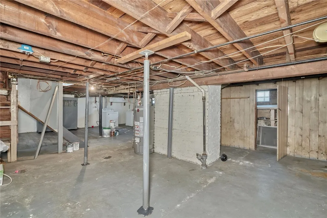 4 Belford Drive, Greece, New York 14616, Greece, New York 14616, 2 Bedrooms Bedrooms, 6 Rooms Rooms,1 BathroomBathrooms,Residential Lease,For Rent,4 Belford Drive, Greece, New York 14616,R1625558