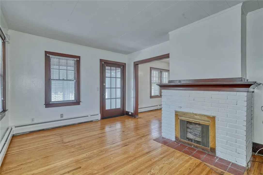 4 Belford Drive, Greece, New York 14616, Greece, New York 14616, 2 Bedrooms Bedrooms, 6 Rooms Rooms,1 BathroomBathrooms,Residential Lease,For Rent,4 Belford Drive, Greece, New York 14616,R1625558