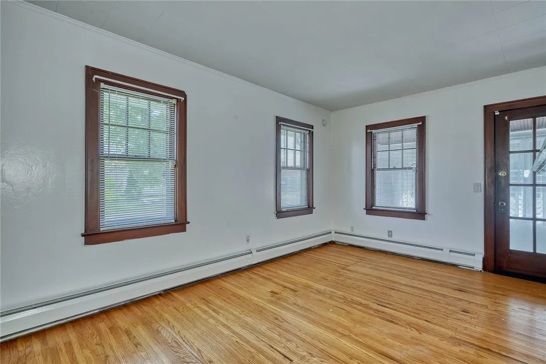 4 Belford Drive, Greece, New York 14616, Greece, New York 14616, 2 Bedrooms Bedrooms, 6 Rooms Rooms,1 BathroomBathrooms,Residential Lease,For Rent,4 Belford Drive, Greece, New York 14616,R1625558