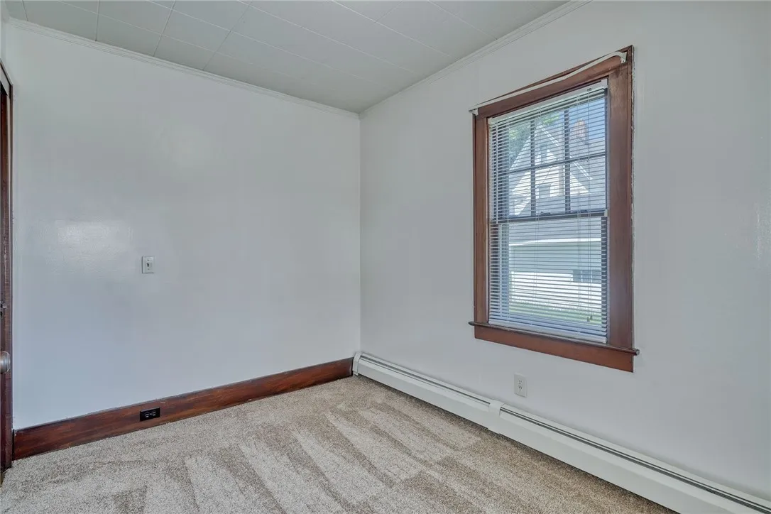 4 Belford Drive, Greece, New York 14616, Greece, New York 14616, 2 Bedrooms Bedrooms, 6 Rooms Rooms,1 BathroomBathrooms,Residential Lease,For Rent,4 Belford Drive, Greece, New York 14616,R1625558