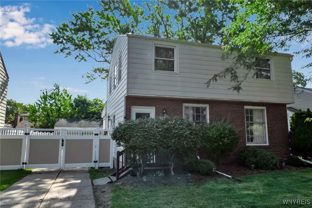 153 Ashford Avenue, Tonawanda, New York 14150, Tonawanda, New York 14150, 3 Bedrooms Bedrooms, 8 Rooms Rooms,1 BathroomBathrooms,Residential,For Sale,153 Ashford Avenue, Tonawanda, New York 14150,B1625925