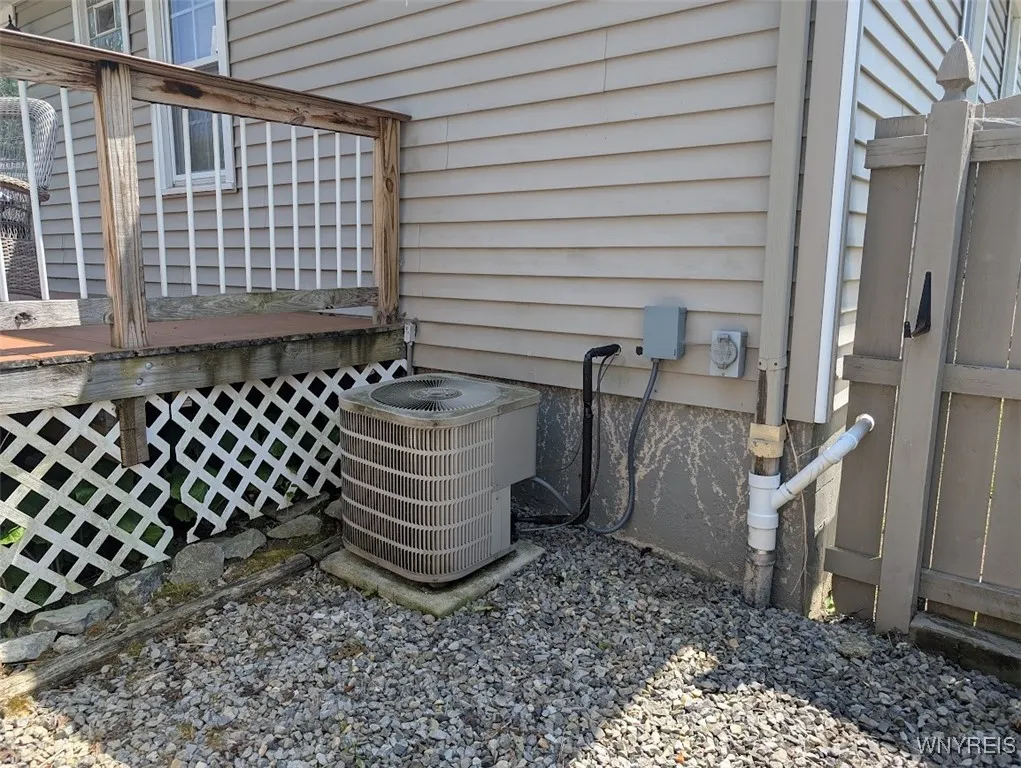 180 Burmon Drive, Orchard Park, New York 14127, Orchard Park, New York 14127, 3 Bedrooms Bedrooms, 7 Rooms Rooms,1 BathroomBathrooms,Residential,For Sale,180 Burmon Drive, Orchard Park, New York 14127,B1625807