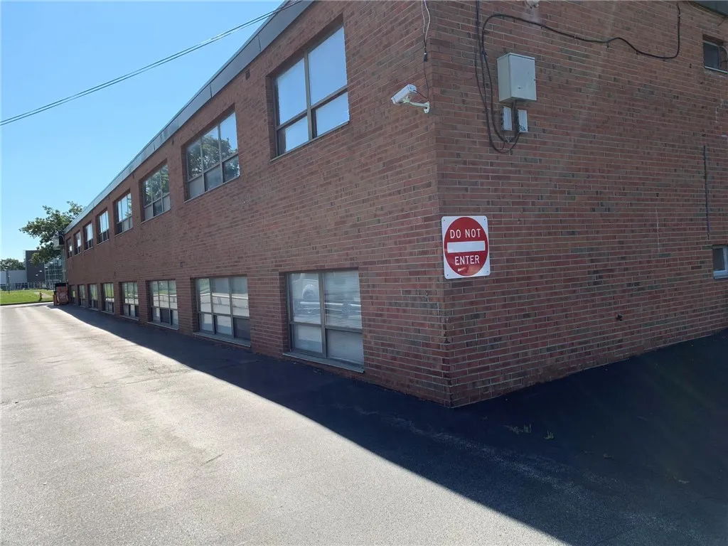 233 Alexander Street, Rochester, New York 14607, Rochester, New York 14607, ,Commercial Lease,For Rent,233 Alexander Street, Rochester, New York 14607,R1625938