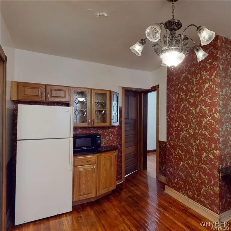 Kitchen - 558 Breckenridge (lower), Buffalo, NY 14222