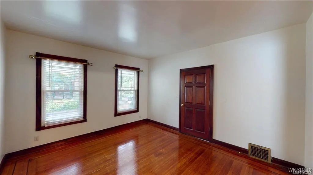 Living Room - 558 Breckenridge (lower), Buffalo, NY 14222