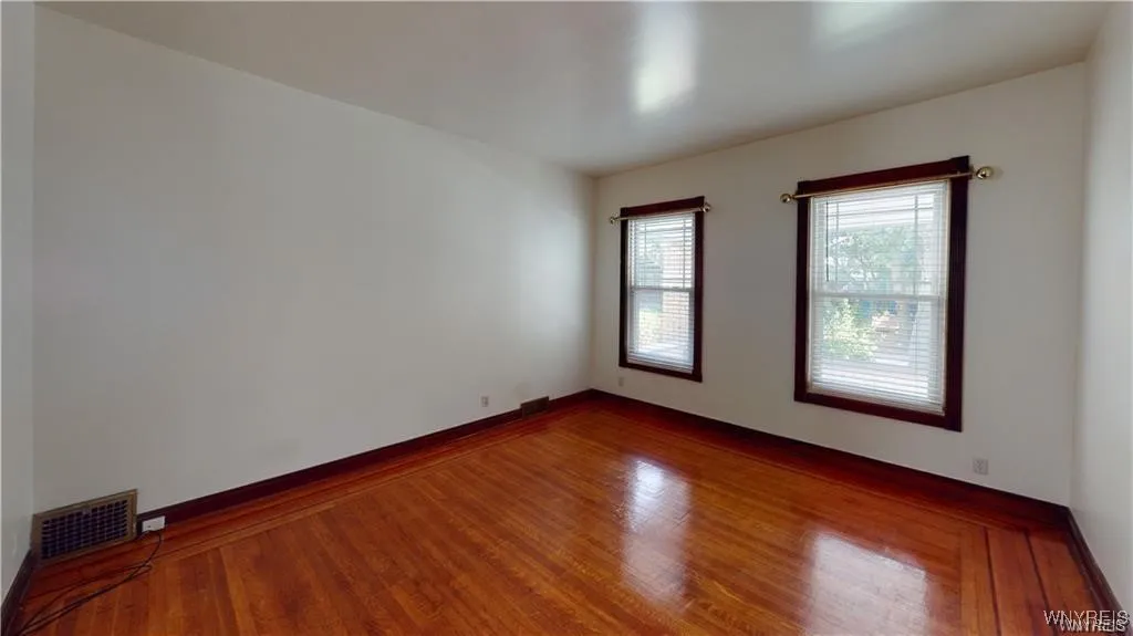 Living Room - 558 Breckenridge (lower), Buffalo, NY 14222