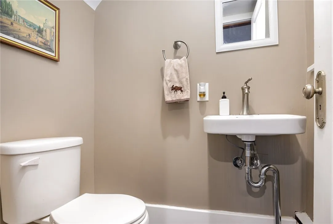 89 Browncroft Boulevard, Rochester, New York 14609, Rochester, New York 14609, 6 Bedrooms Bedrooms, 12 Rooms Rooms,3 BathroomsBathrooms,Residential,Closed,89 Browncroft Boulevard, Rochester, New York 14609,0,R1623233