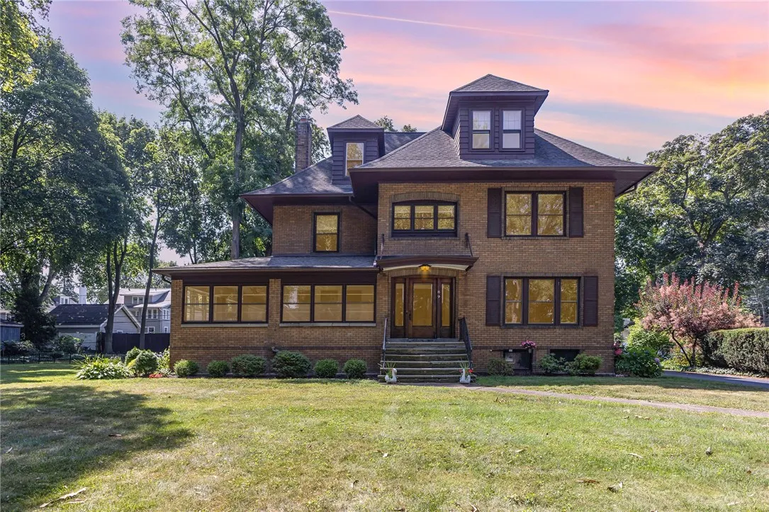 89 Browncroft Boulevard, Rochester, New York 14609, Rochester, New York 14609, 6 Bedrooms Bedrooms, 12 Rooms Rooms,3 BathroomsBathrooms,Residential,Closed,89 Browncroft Boulevard, Rochester, New York 14609,0,R1623233