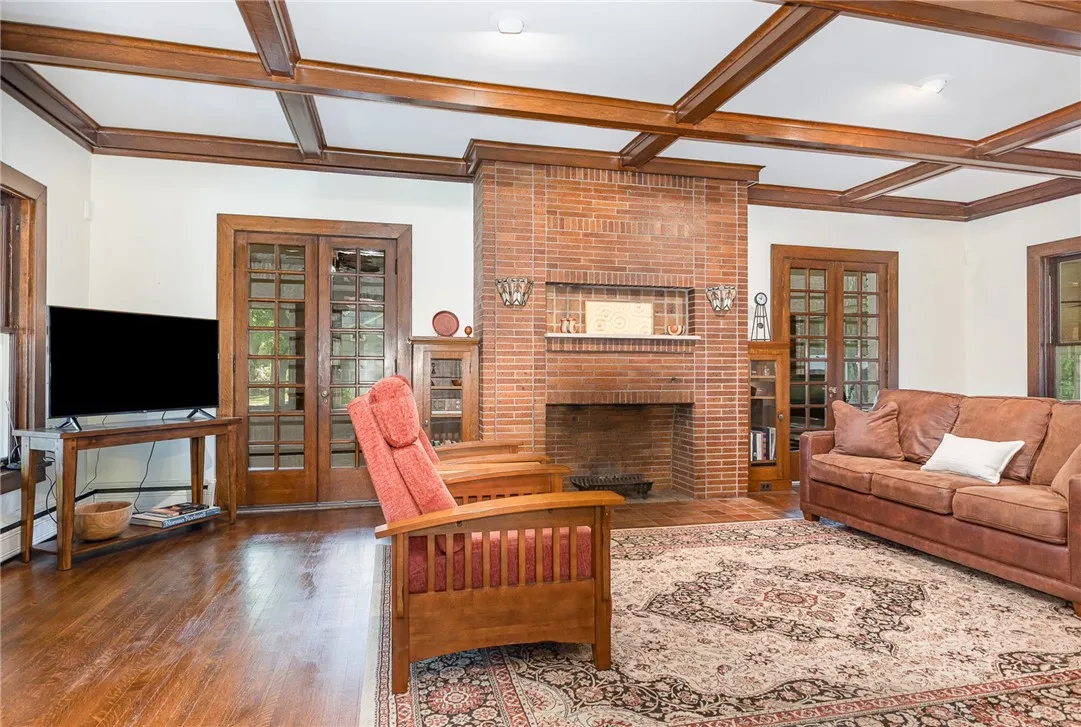 89 Browncroft Boulevard, Rochester, New York 14609, Rochester, New York 14609, 6 Bedrooms Bedrooms, 12 Rooms Rooms,3 BathroomsBathrooms,Residential,Closed,89 Browncroft Boulevard, Rochester, New York 14609,0,R1623233