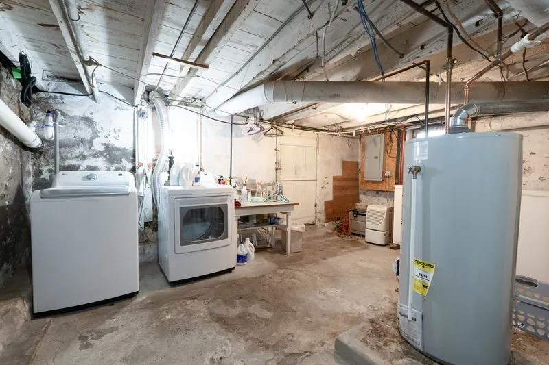 washer/dryer included